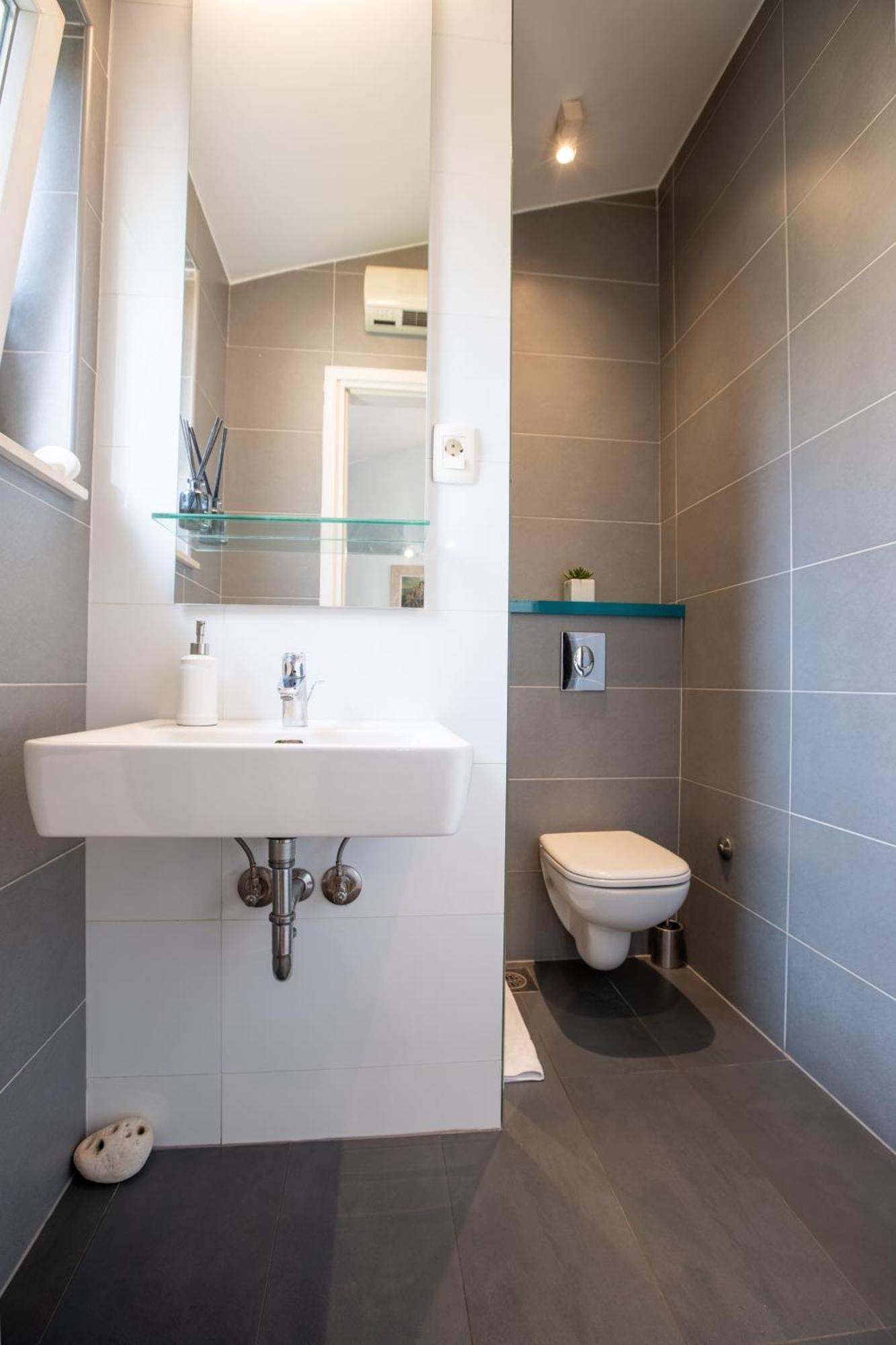 Apartma In The Heart Of *