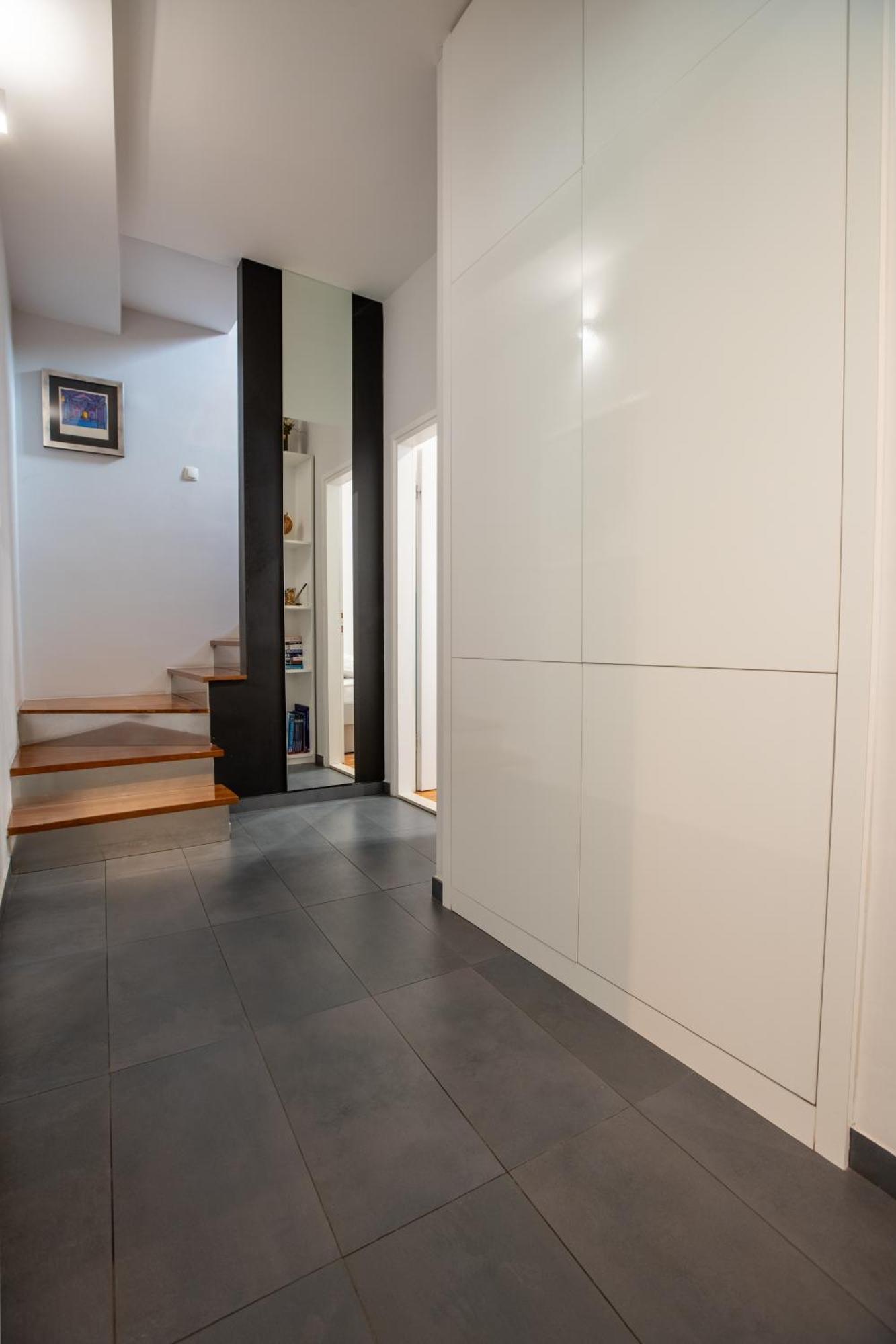 Apartma In The Heart Of *